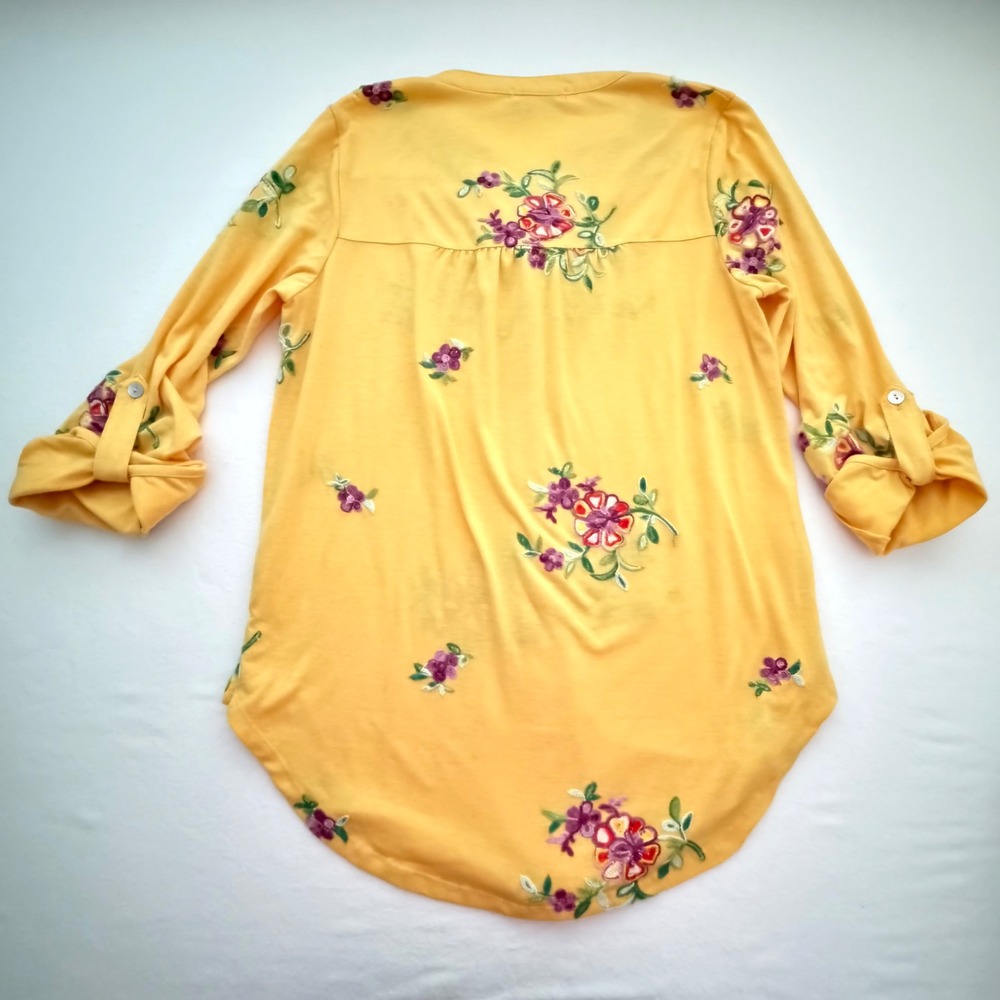 Figueroa & Flower Yellow Floral Embroidered Roll Tab Sleeve Button Down Top S - Picture 9 of 14